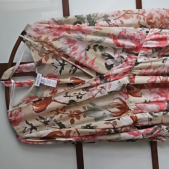 Floral dress - Picture 2 of 3